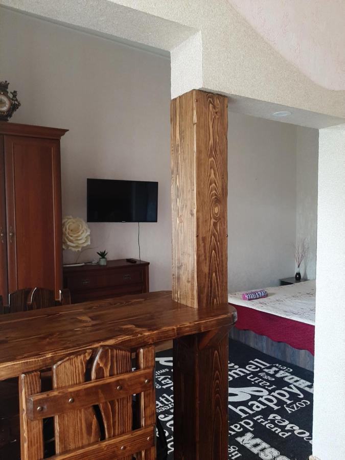 Apartment On Zarvanskaya In Old Town Kamianets-Podilskyi Luaran gambar